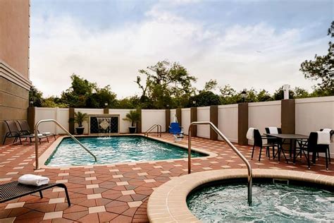 Country Inn And Suites By Radisson Tampa Airport North Tampa Hotel During The Day