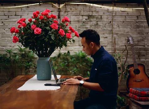 Why “Content Developer” Might Be More Accurate than “Content Creator