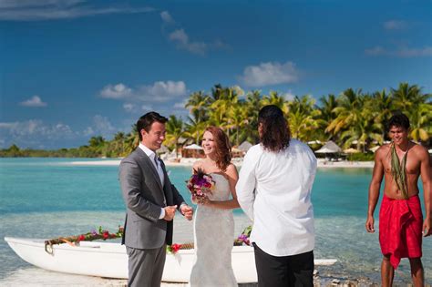 Bora Bora Beach Wedding - Photographer & Videographer - Tahiti