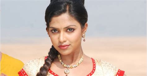 Amala Paul Hot Navel Stills From Vettai Movie South Indian Actress Photos And Videos Of
