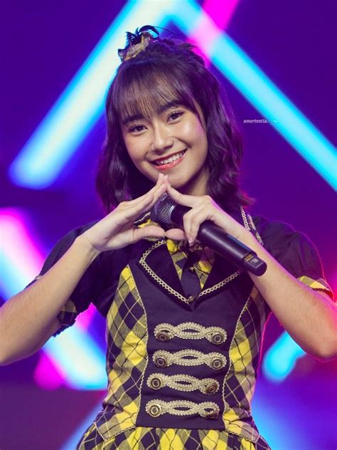 Pin Oleh Kairovisia🧭 Di Jkt48 Perform Boneka Perempuan Gadis