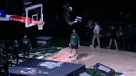 RIM ROCKERS Milwaukee Bucks Acrobats October 09 2019 YouTube