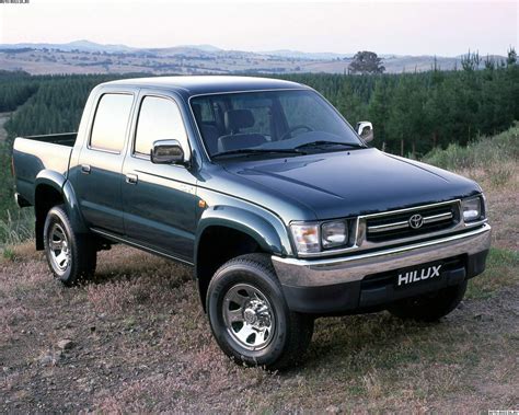 Toyota Hilux Pick Up цена технические характеристики фото отзывы