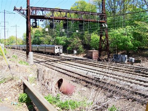 Njt Departs Metuchen The Cityrails Transit Photo Archive