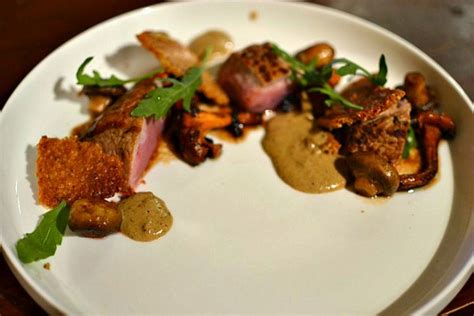 Pavé de veau champignons à la crème et crumble de noisettes