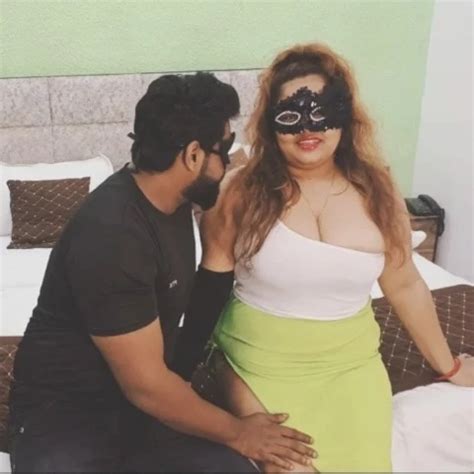 Riya Ki Hot Chubby Friend Maya First Time Ghar Pe Ayi Aur Use