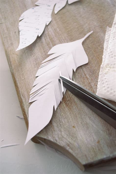 Diy French Script Paper Feathers Project Free Printable Feather Diy