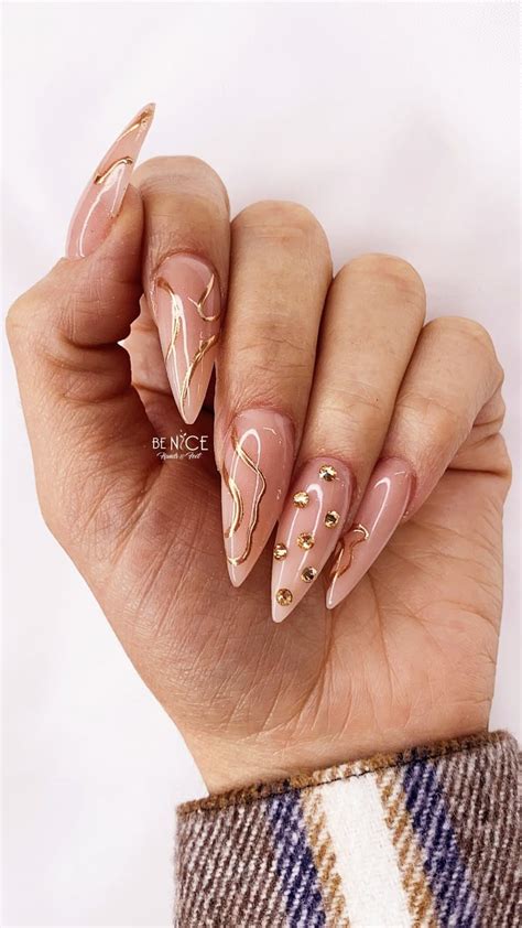 Nude Nails U As Acrilicas Doradas Manicura De U As U As Nude