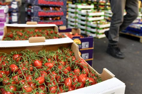 Chili Di Frutta E Verdura Sequestrati A Secondigliano Per