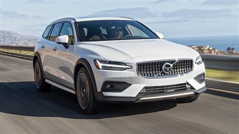 2023 Volvo V60 Cross Country First Test: Can Slick Styling Make Up for ...