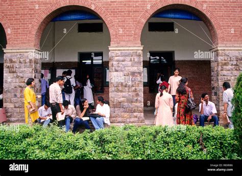 Girls College Campus India Hi Res Stock Photography And Images Alamy