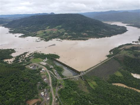 Defesa Civil irá fechar 2ª comporta da barragem de José Boiteux nesta