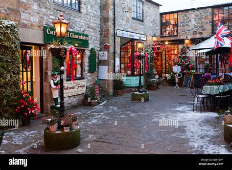 bakewell town centre   light derbyshire peak district england stock photo alamy