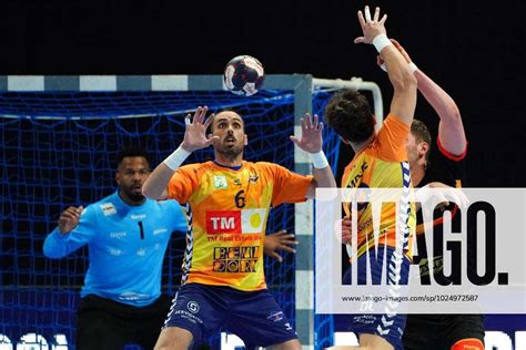 Iker Serrano Matias Benidorm HANDBALL Aix Handball Vs Benidorm