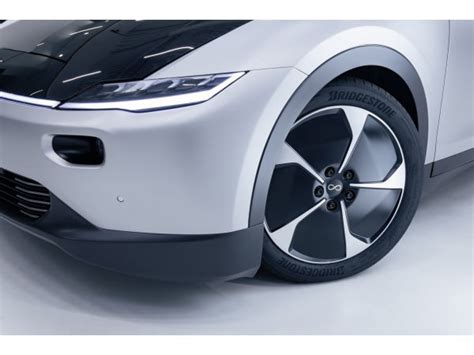 Bridgestone liefert Turanza-Eco-Reifen für solarbetriebenes Elektroauto ...