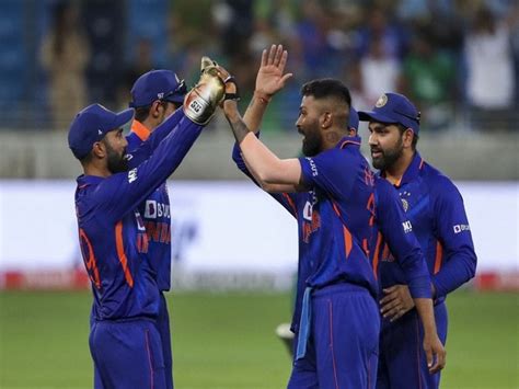 Indian Cricket Fraternity Reacts To Men In Blue S Win Over Pakistan In