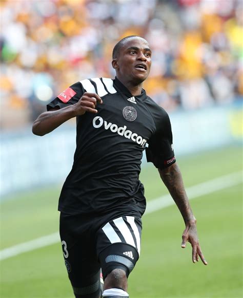 Thembinkosi Lorch : Thembinkosi lorch, 27, güney afrika orlando pirates, 2015'den beri sol kanat ...