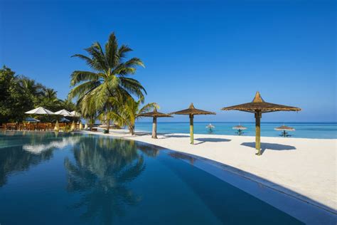 Pool Centara Ras Fushi Resort Spa Maldives Villingili