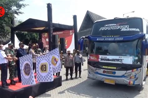 Wali Kota Madiun Lepas Bus Bawa Pemudik Kembali Ke Jakarta Antara News