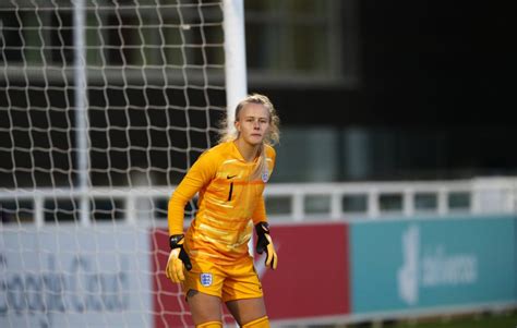 Goalkeeper Hampton returns to England squad following COVID-19 - WSL Full-Time