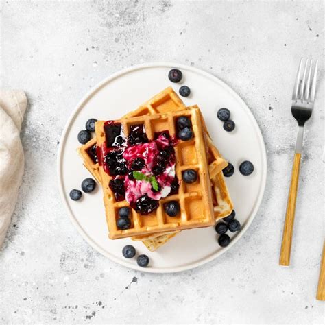 33 BEST Waffle Toppings: Sweet & Savory Ideas 🧇