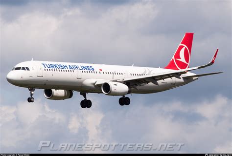 TC JSG Turkish Airlines Airbus A321 231 WL Photo By Pascal Weste ID