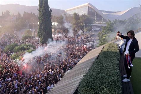 El Espectacular Recibimiento De Los Hinchas Del Hajduk Split A Ivan Rakitic