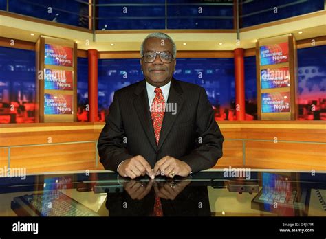 Itn News Reader Trevor Mcdonald On The Set Of Itvs Evening News Which