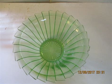 Kitchen And Dining Bowls Dining And Serving Jeannette Glass Company 1930s Sierra Pinwheel Green