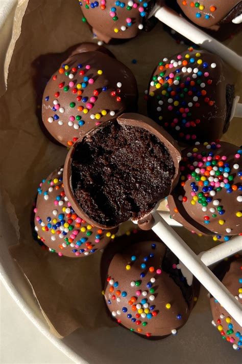 chocolate cake pops