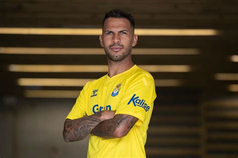 U D Las Palmas 2022 23 Home Kit