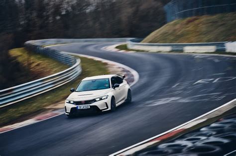 All New Honda Civic Type R Kembali Pecahkan Rekor Mobil FWD Tercepat Di