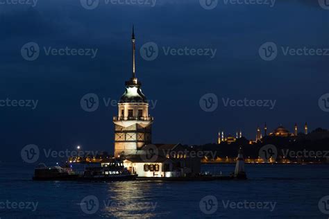 Maiden's Tower in Istanbul 10858627 Stock Photo at Vecteezy