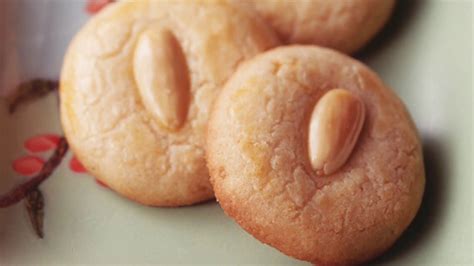 Homemade Chinese Almond Cookies Recipe And Tutorial Youtube