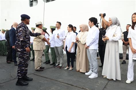 Sederet Selebriti Saksikan Prabowo Lepas Kapal Rs Tni Bantu Palestina