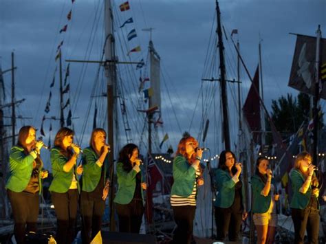 Festival Du Chant De Marin Sea Shanty Festival Brittany Tourism