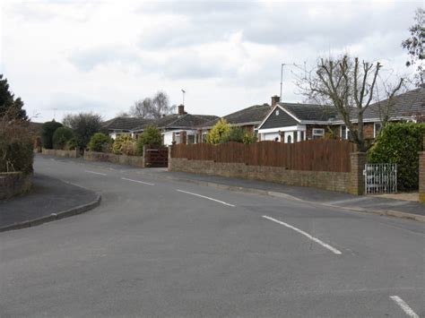 Bungalows On Huntington Green Ashford Peter Whatley Cc By Sa 2 0