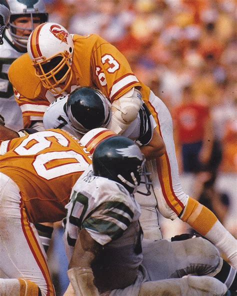 Tampa Bay Buccaneers DE Lee Roy Selmon | Nfl history, Tampa bay ...