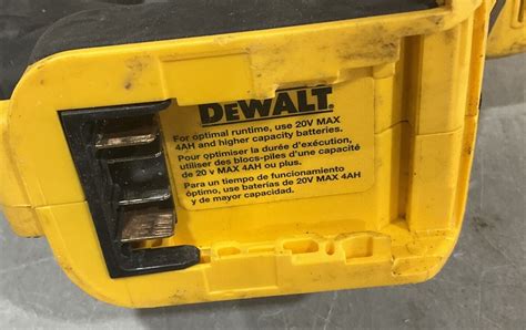 Used Dewalt Max 20v 8 Inch Pruning Electric Cordless Chainsaw Tool Only Dccs623b 885911838559 Ebay