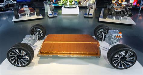 GM announces new Ultium batteries and EV platform General Motors new ...