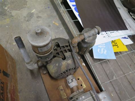 Gast Mfg Corp Vacuum Pump - Oahu Auctions