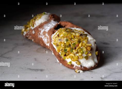 Cannolo Fotos Und Bildmaterial In Hoher Aufl Sung Alamy