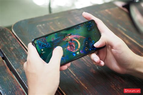 Trên tay Infinix Hot 30 Thiết kế bóng bẩy camera 50MP hiệu năng ngon giá chỉ hơn 3 triệu đồng