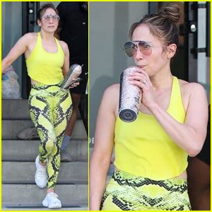 Jennifer Lopez Rocks Yellow Snakeskin Print Leggings For Morning