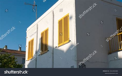 10,282 Shutters Beach Background Images, Stock Photos & Vectors ...