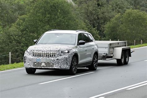 2024 Skoda Kodiaq Test Mule Hits the Road With New Front and Rear End