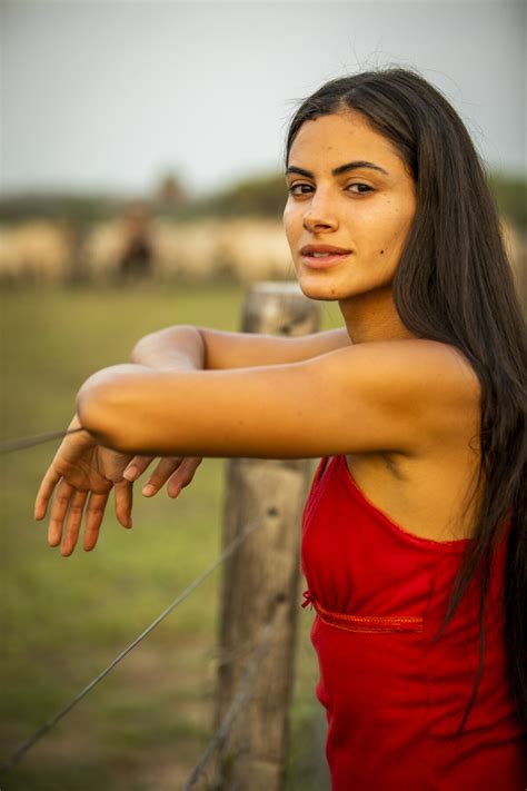 Foto Novela Vai Na Fé Letícia Salles Vai Viver A Vilã Da História