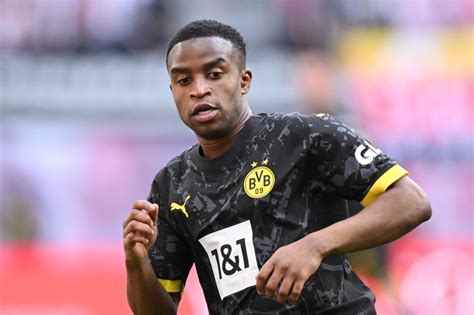 Neue Details enthüllt Youssoufa Moukoko doch älter als gedacht