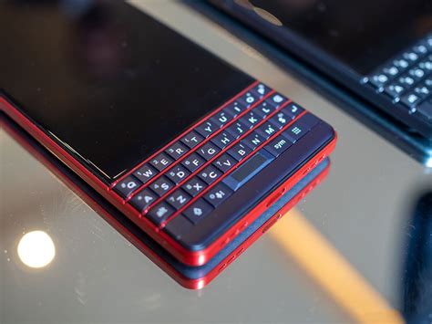 Trên Tay Blackberry Key2 Le Vừa Ra Mắt