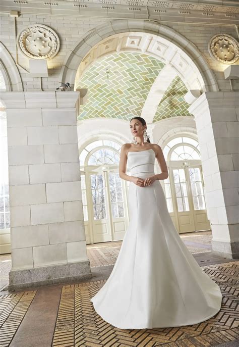 Timeless Elegance: The Allure of Strapless Wedding Dresses
